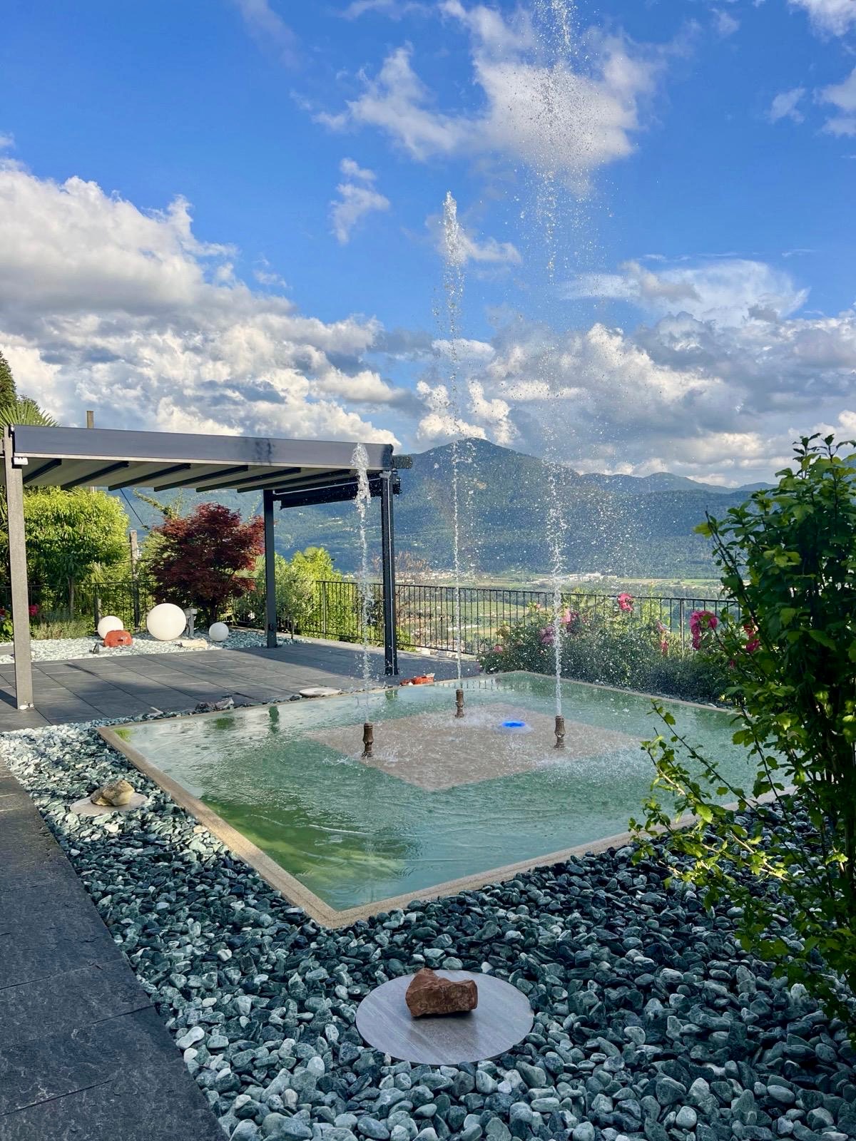 Fontana esterna — Fontane, opera Nikola Giardini e Figli in Ticino